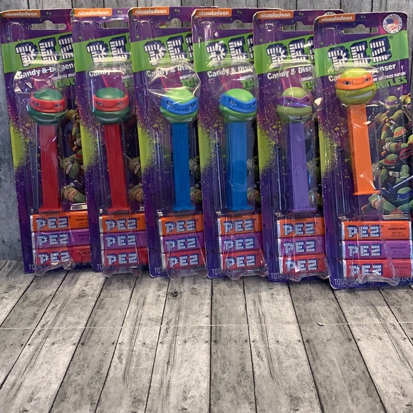 Nickelodeon Pez Candy and dispenser - Picture 1 of 6